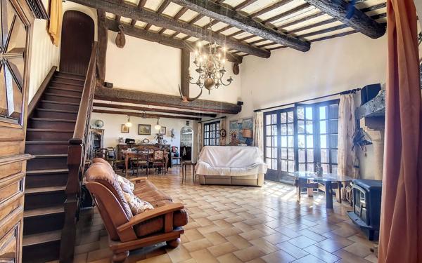 Maison à vendre    7 pièces •  Cantaron