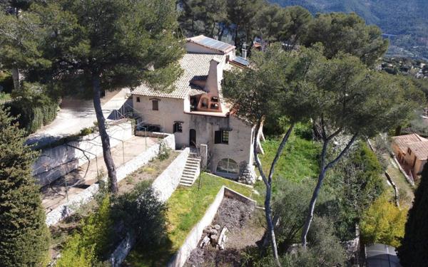 Maison à vendre    7 pièces •  Cantaron