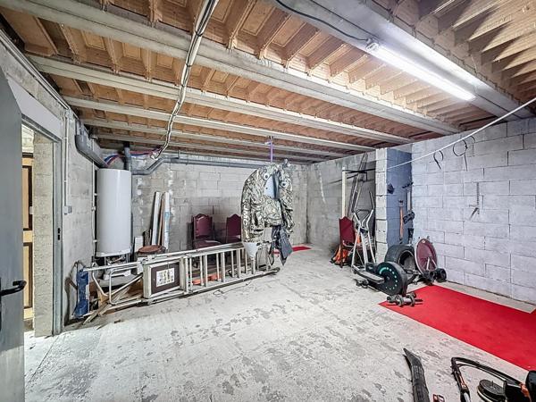 Maison de 170m² avec trois garages en pleine campagne