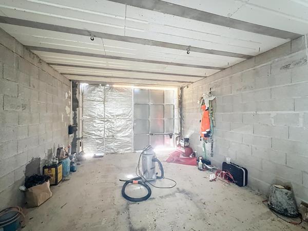 Maison de 170m² avec trois garages en pleine campagne