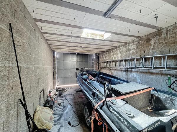 Maison de 170m² avec trois garages en pleine campagne