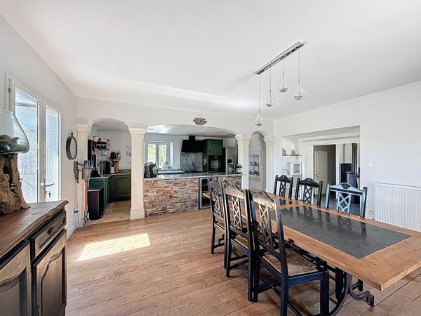 Maison de 170m² avec trois garages en pleine campagne