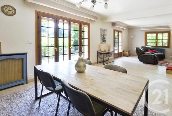 Maison à vendre  7 pièces - 188 m 2   YERRES  - 91