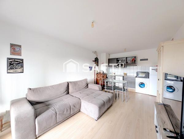 Parempuyre Sud - T2 dernier étage, balcon, parking.