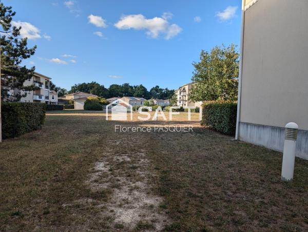 Parempuyre Sud - T2 dernier étage, balcon, parking.