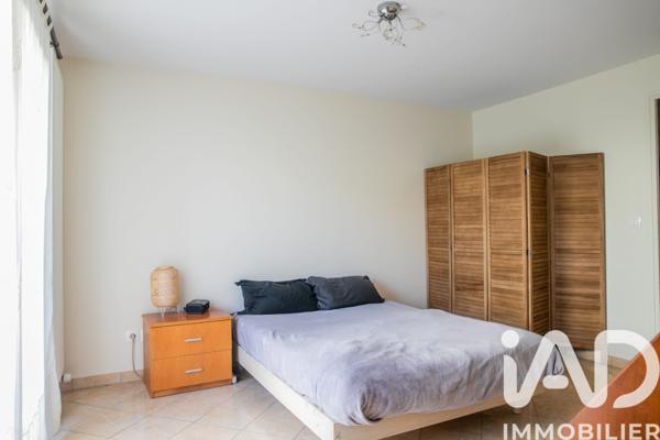 Immeuble à vendre 238 m² Stains