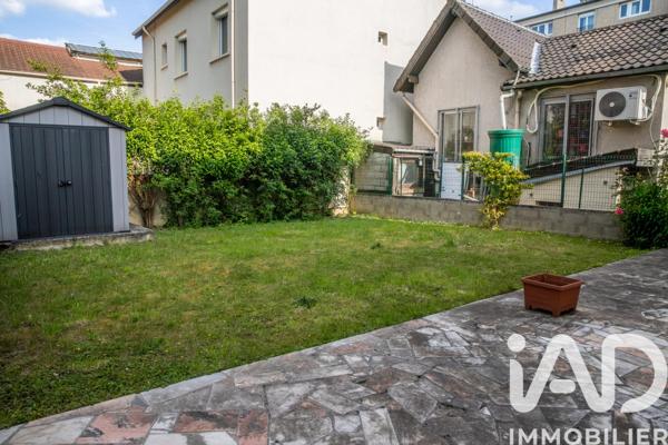 Immeuble à vendre 238 m² Stains