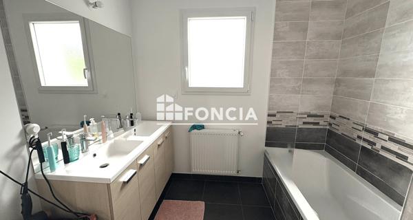 Location Maison 5 pièces 94.5 m² - Vannes 56000