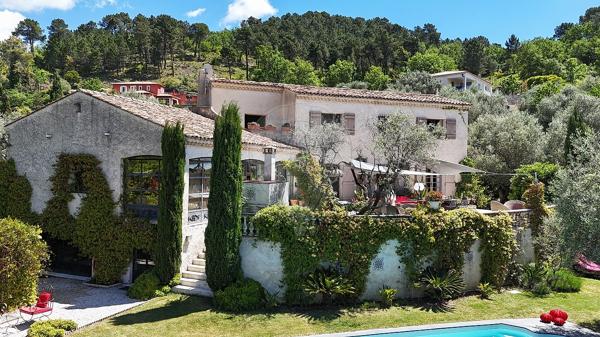 Maison 6 chambre(s) à vendre - La Roquette-sur-Var, Alpes-Maritimes - 06