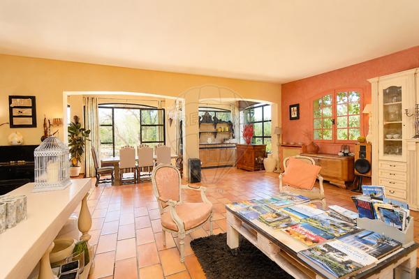 Maison 6 chambre(s) à vendre - La Roquette-sur-Var, Alpes-Maritimes - 06