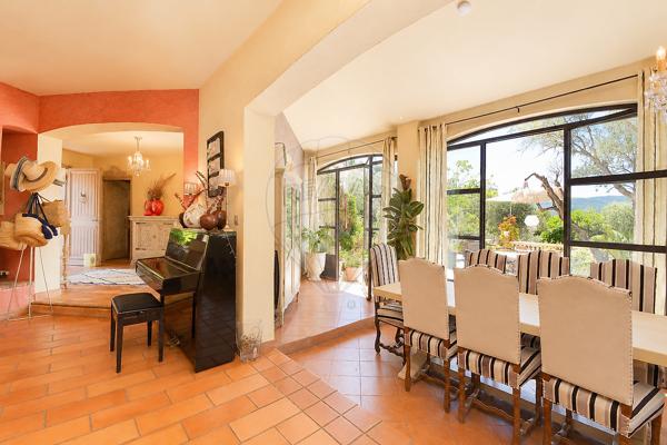 Maison 6 chambre(s) à vendre - La Roquette-sur-Var, Alpes-Maritimes - 06