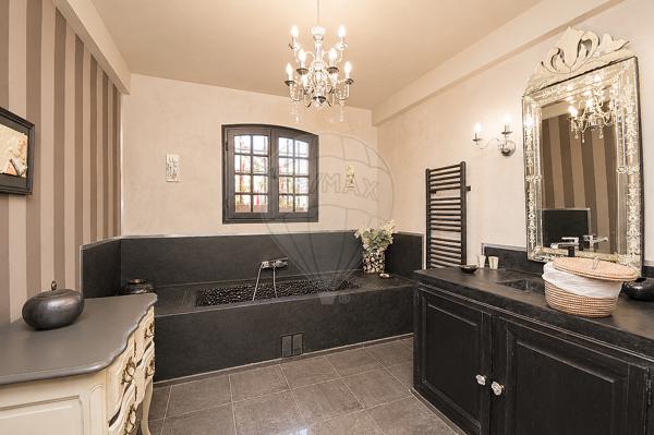 Maison 6 chambre(s) à vendre - La Roquette-sur-Var, Alpes-Maritimes - 06