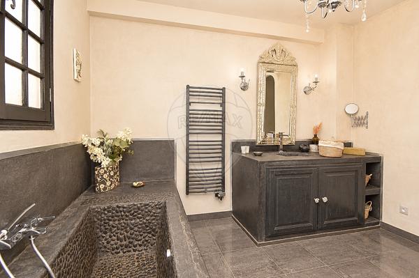 Maison 6 chambre(s) à vendre - La Roquette-sur-Var, Alpes-Maritimes - 06