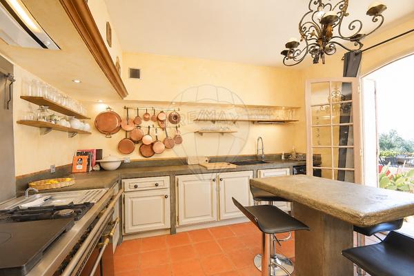 Maison 6 chambre(s) à vendre - La Roquette-sur-Var, Alpes-Maritimes - 06