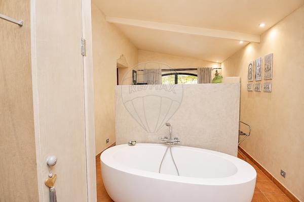Maison 6 chambre(s) à vendre - La Roquette-sur-Var, Alpes-Maritimes - 06