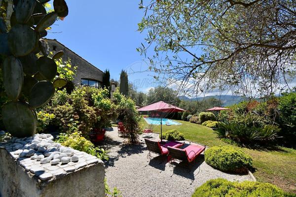 Maison 6 chambre(s) à vendre - La Roquette-sur-Var, Alpes-Maritimes - 06