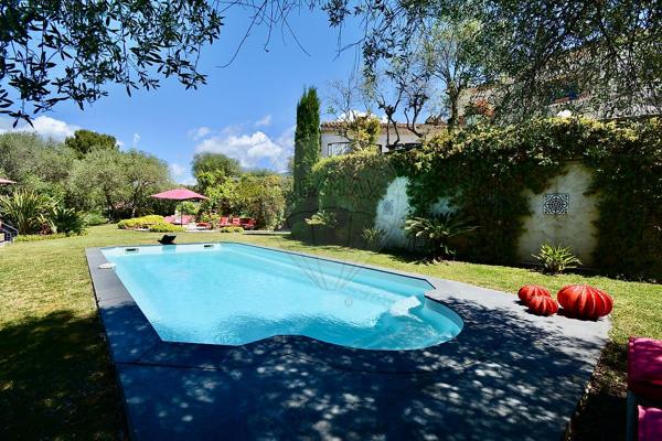 Maison 6 chambre(s) à vendre - La Roquette-sur-Var, Alpes-Maritimes - 06