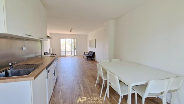 Appartement T4 - 3 chambres - Saint-Éloi proche Hyper-Centre- La Rochelle 330 000 € **  - Référence  ND668D3
