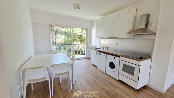 Appartement T4 - 3 chambres - Saint-Éloi proche Hyper-Centre- La Rochelle 330 000 € **  - Référence  ND668D3