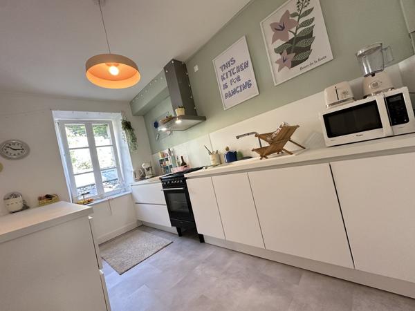 Au Coeur de Quimperlé, L’ Authentique & Spacieux Appartement de 111m² avec Cave. A SAISIR