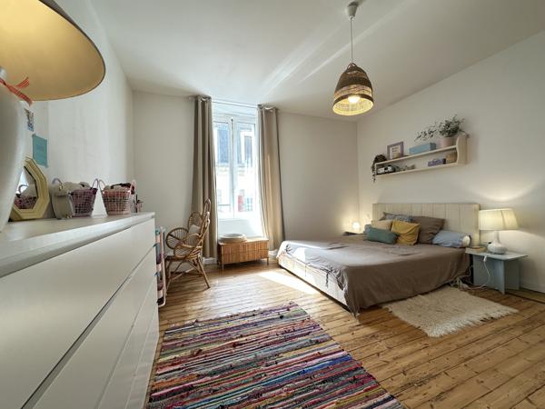 Au Coeur de Quimperlé, L’ Authentique & Spacieux Appartement de 111m² avec Cave. A SAISIR