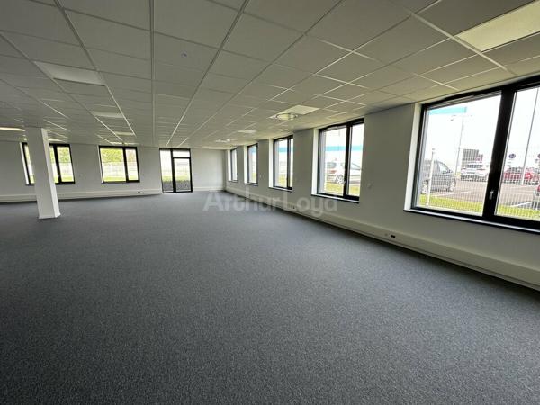 BUREAUX à LOUER de 353 m²