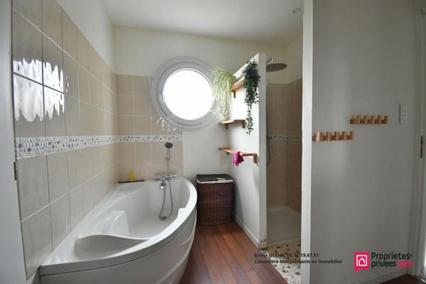 Maison Nueil Les Aubiers 6 pièce(s) 135 m2