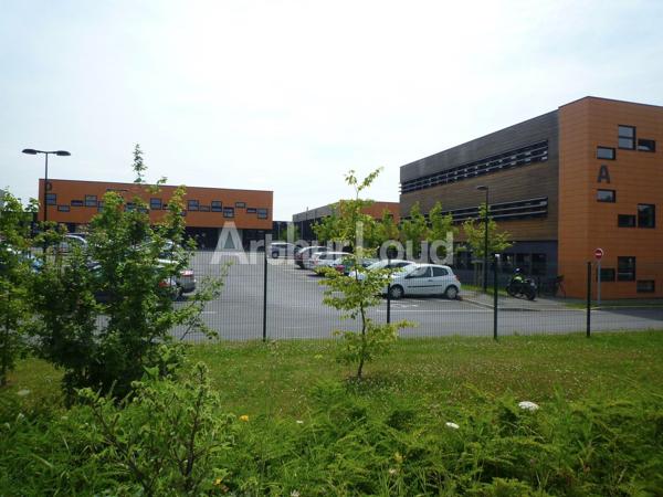 Bureaux à louer à Loos espaces climatisés ouverts parkings extérieurs
