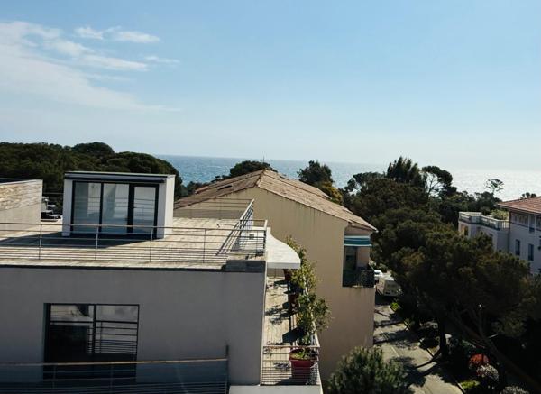 Appartement 4pièces 115 m² vue mer en dernier étage.