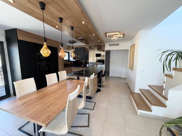 Appartement 4pièces 115 m² vue mer en dernier étage.