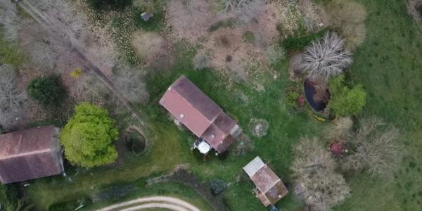 LA CELLE DUNOISE (23) à vendre maison de 4 chambres 220 m², Mare, Dépendance, Grange, Terrain 6800 m²