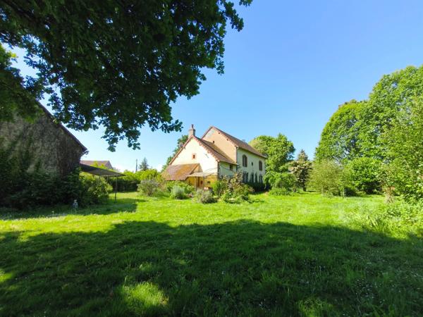 LA CELLE DUNOISE (23) à vendre maison de 4 chambres 220 m², Mare, Dépendance, Grange, Terrain 6800 m²