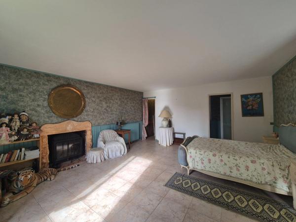 LA CELLE DUNOISE (23) à vendre maison de 4 chambres 220 m², Mare, Dépendance, Grange, Terrain 6800 m²