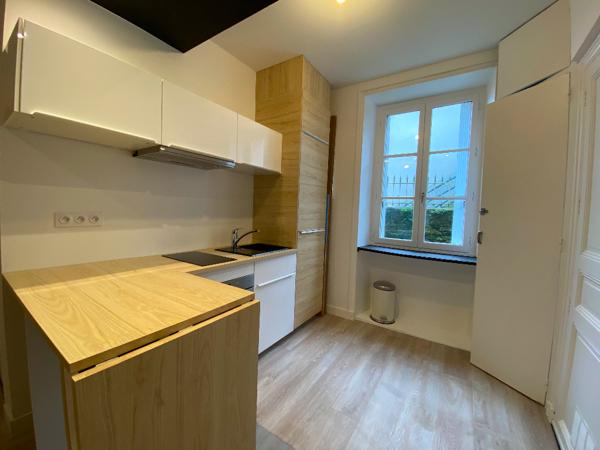 Nantes Hauts Pavés : Appartement T2 meublé entièrement rénové