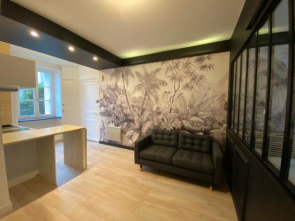 Nantes Hauts Pavés : Appartement T2 meublé entièrement rénové