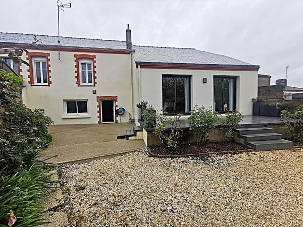 Maison plain-pied BOURG St Hilaire de Chaléons 2 chambres