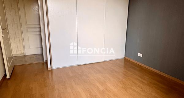 Location Appartement 3 pièces 72.2 m² - Mantes-la-ville 78711