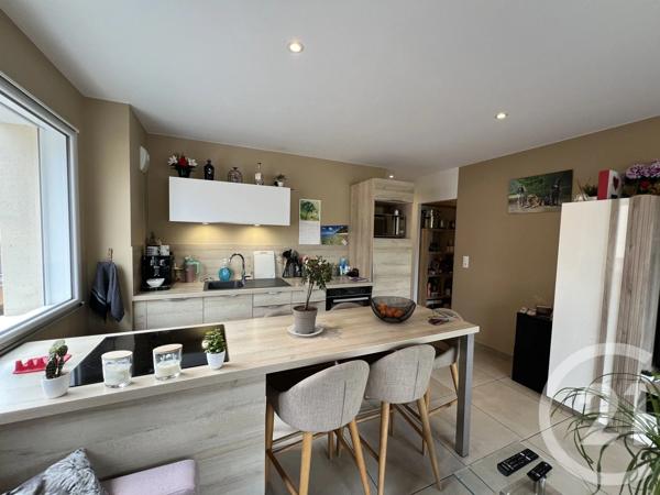 Appartement F3 à vendre  3 pièces - 69,20 m 2   BOIS D AMONT  - 39