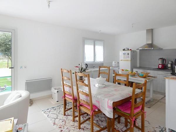 Villa 4 faces de plain pied 64 m² sur terrain piscinable de 400m² avec garage