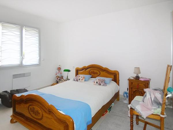 Villa 4 faces de plain pied 64 m² sur terrain piscinable de 400m² avec garage