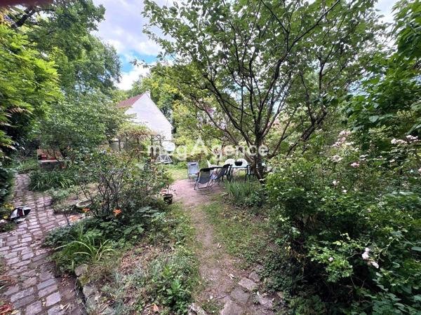Maison à NEUILLY-PLAISANCE, 93360 - 10 pièces 260m²