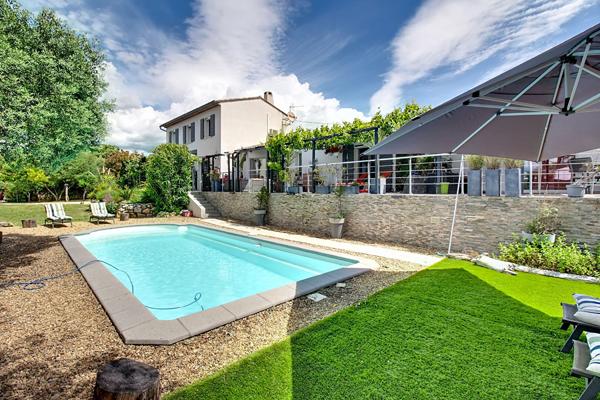 A VENDRE A DRAGUIGNAN Maison récente 238 m² - 6 chambres, piscine et garage - 1807 m² de terrain
