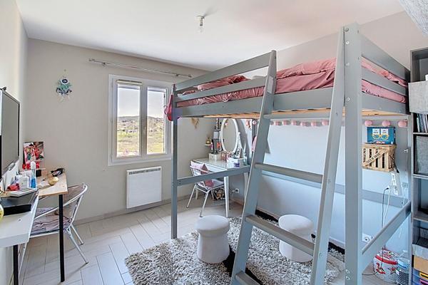 A VENDRE A DRAGUIGNAN Maison récente 238 m² - 6 chambres, piscine et garage - 1807 m² de terrain