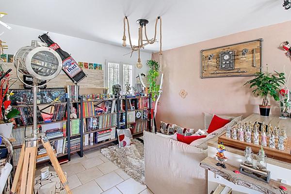 A VENDRE A DRAGUIGNAN Maison récente 238 m² - 6 chambres, piscine et garage - 1807 m² de terrain