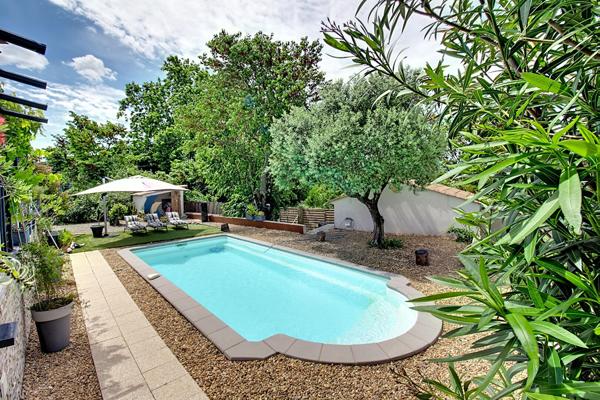 A VENDRE A DRAGUIGNAN Maison récente 238 m² - 6 chambres, piscine et garage - 1807 m² de terrain