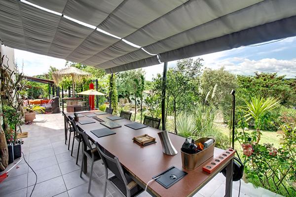 A VENDRE A DRAGUIGNAN Maison récente 238 m² - 6 chambres, piscine et garage - 1807 m² de terrain