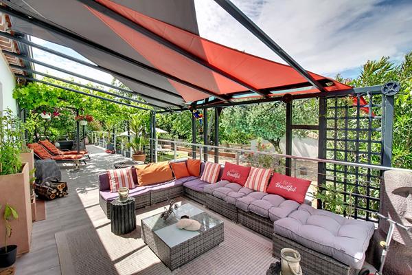 A VENDRE A DRAGUIGNAN Maison récente 238 m² - 6 chambres, piscine et garage - 1807 m² de terrain