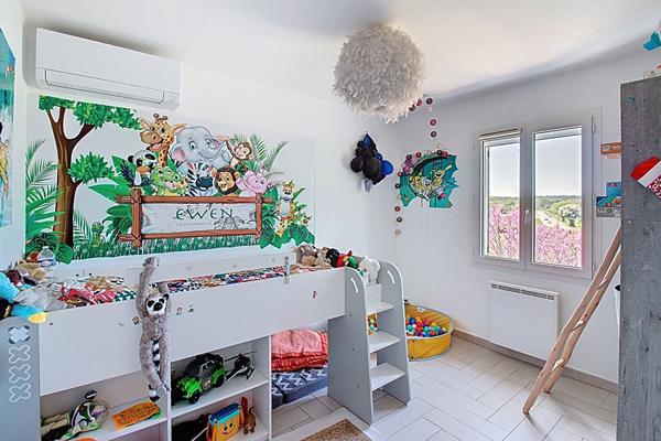 A VENDRE A DRAGUIGNAN Maison récente 238 m² - 6 chambres, piscine et garage - 1807 m² de terrain