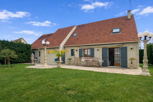 Maison 5 chambres + piscine + 2 garages – secteur recherché