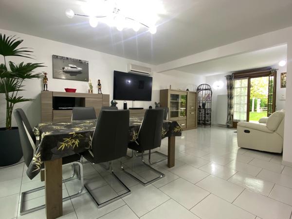 Maison 5 chambres + piscine + 2 garages – secteur recherché